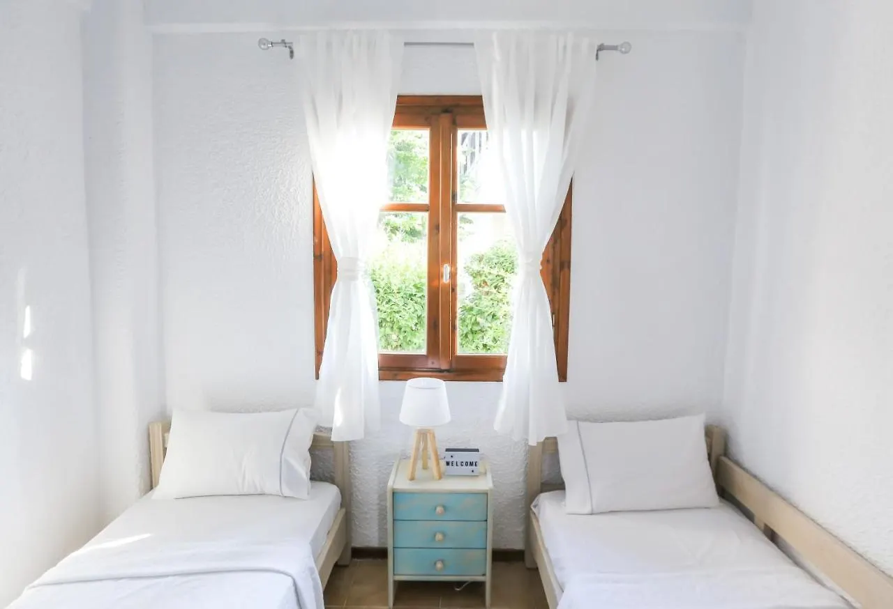 Beachfront Deluxe Apt. Pefkochori