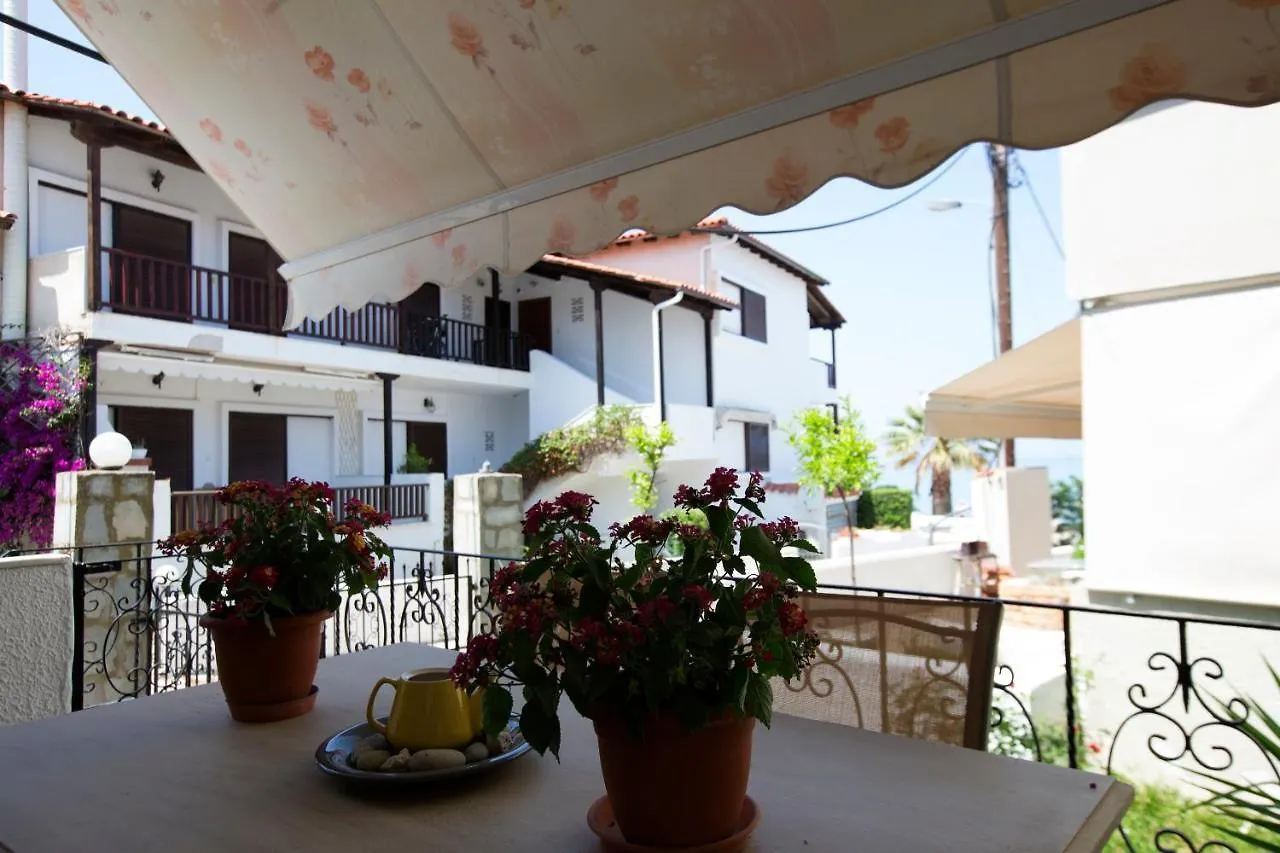 Beachfront Deluxe Apt. Pefkochori